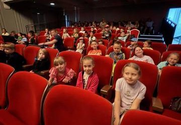 Wyjazd na spektakl teatralny