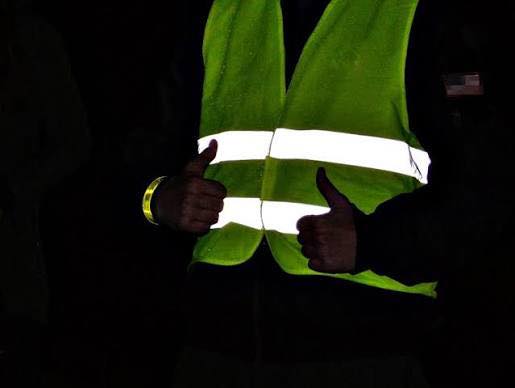 W ciemności widać bezpiecznych – eksperyment z odblaskami